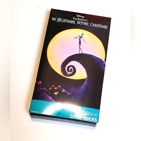 The Nightmare Before Christmas Glow in the Dark Bucket and 2 Pack Sock Bundle - Picture 3 of 4